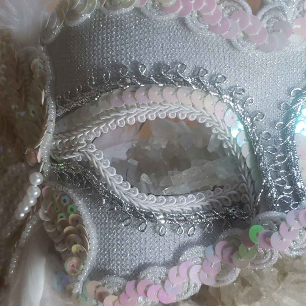 MASQUERADE MASK - Picture 5 of 8